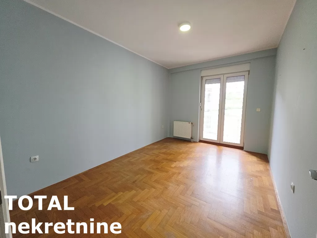 Stan,NOVI SAD,CENTAR,kv: 78.00, € 250000, ID: 1101838 9