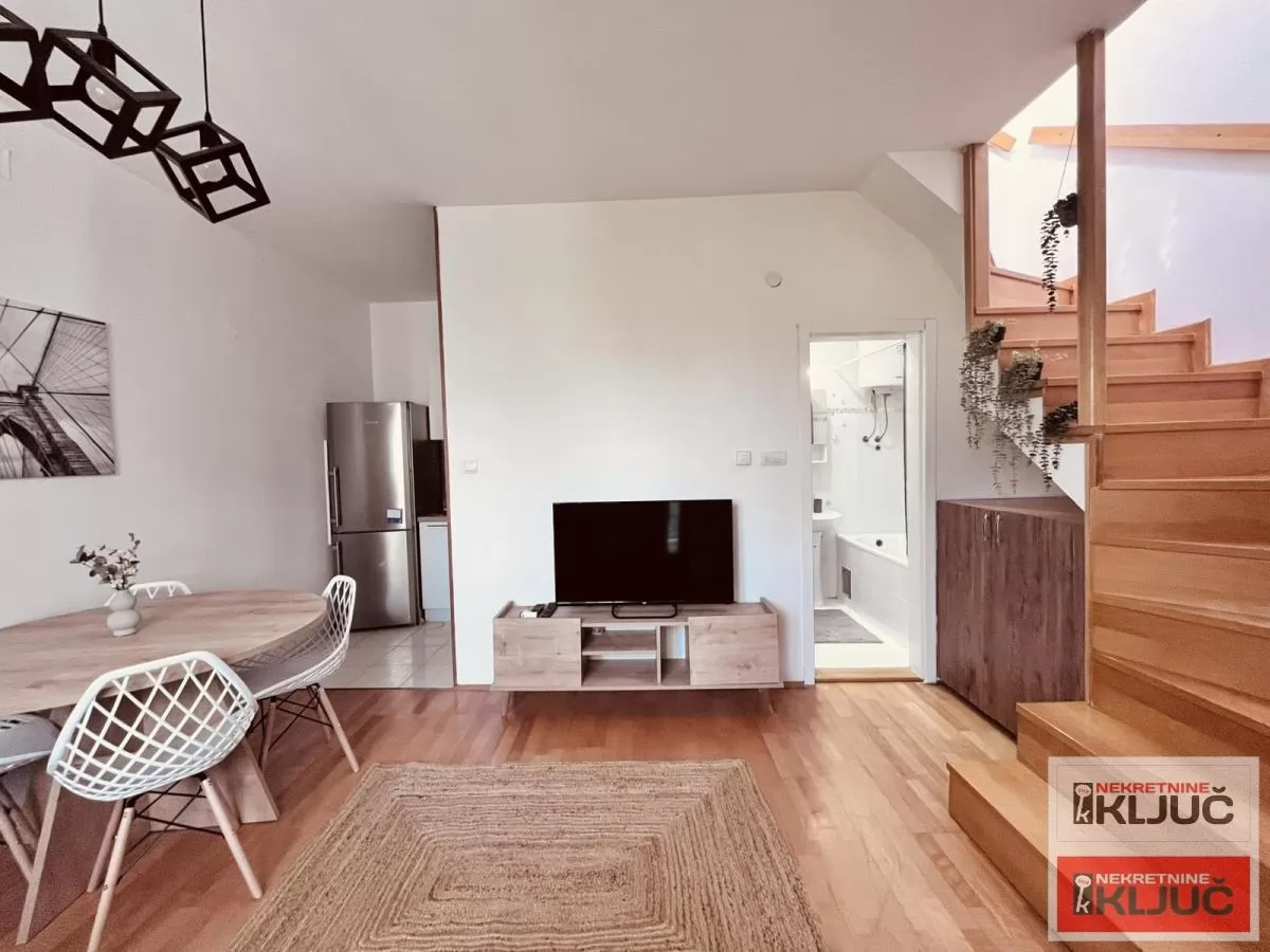 TRG MLADENACA, 42m2, Dvosoban-Duplex, Namešten 2
