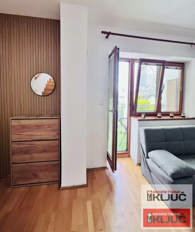 TRG MLADENACA, 42m2, Dvosoban-Duplex, Namešten 9