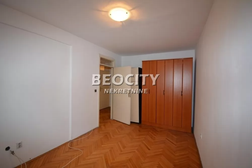 četvorosoban stan, 95 m2, Centar, Strahinjića Bana ID: 49200 12