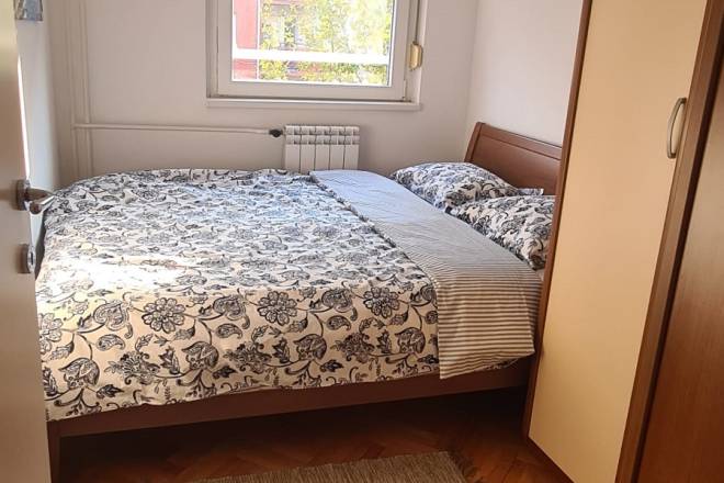 Izdajemo dvosoban stan na Bežanijskoj kosi  57m2 4