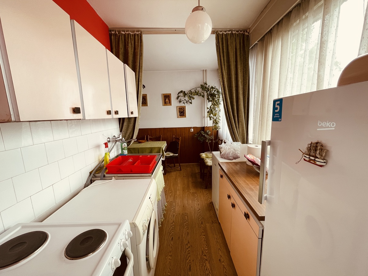 Dvosoban stan za izdavanje kod Hotela Srbija  67m2 2
