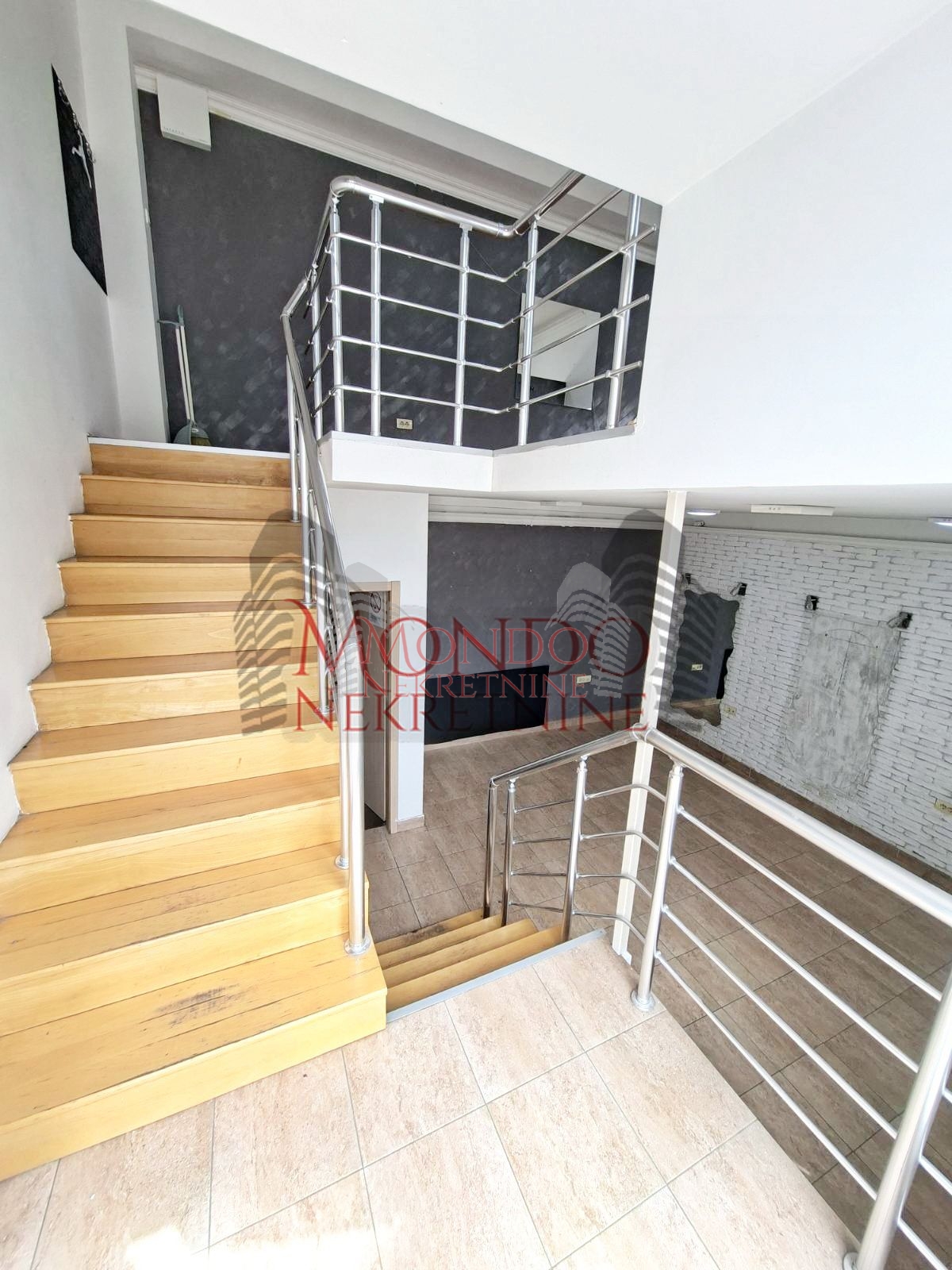 Lokal kod Doma zdravlja, Niš 9