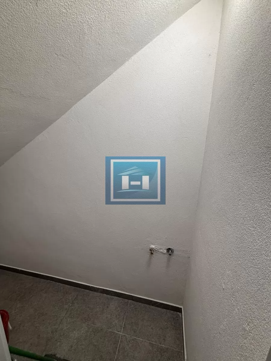 Poslovni prostor na maloj pijaci 10
