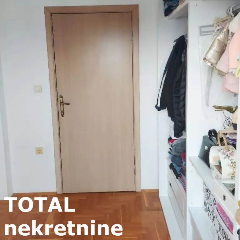 Stan,NOVI SAD,BULEVAR PATRIJARHA PAVLA,kv: 49.00, € 154000, ID: 1100535 5
