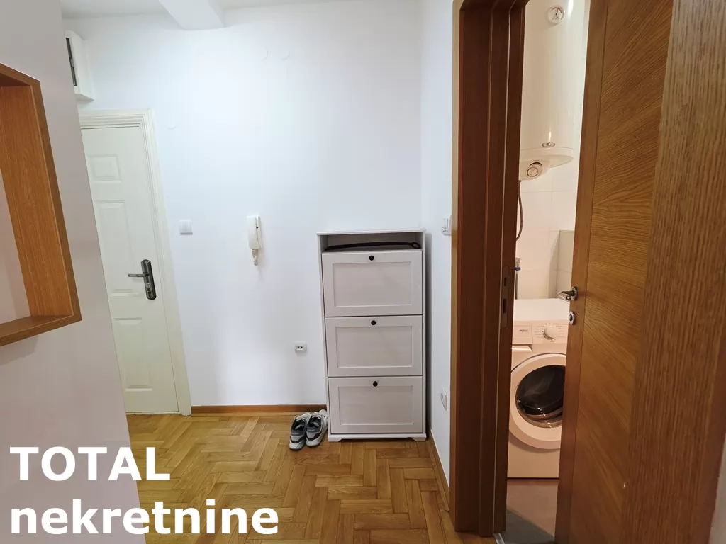 Stan,NOVI SAD,BULEVAR,kv: 42.00, € 158000, ID: 1102689 12