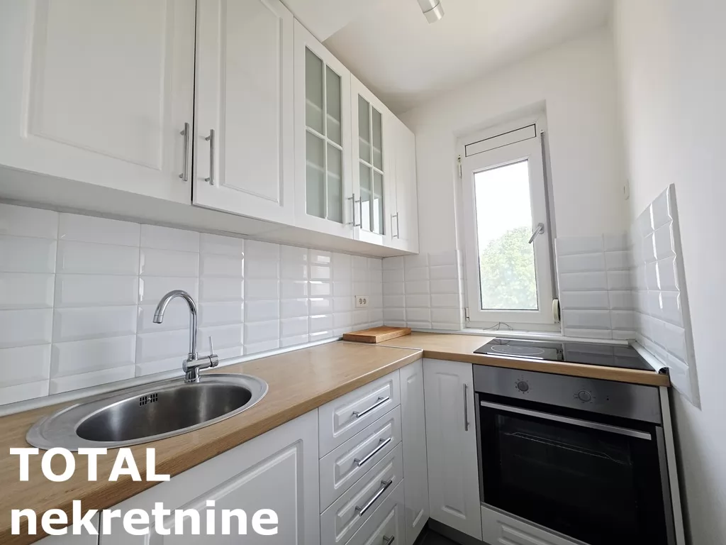 Stan,NOVI SAD,BULEVAR,kv: 42.00, € 158000, ID: 1102689 6