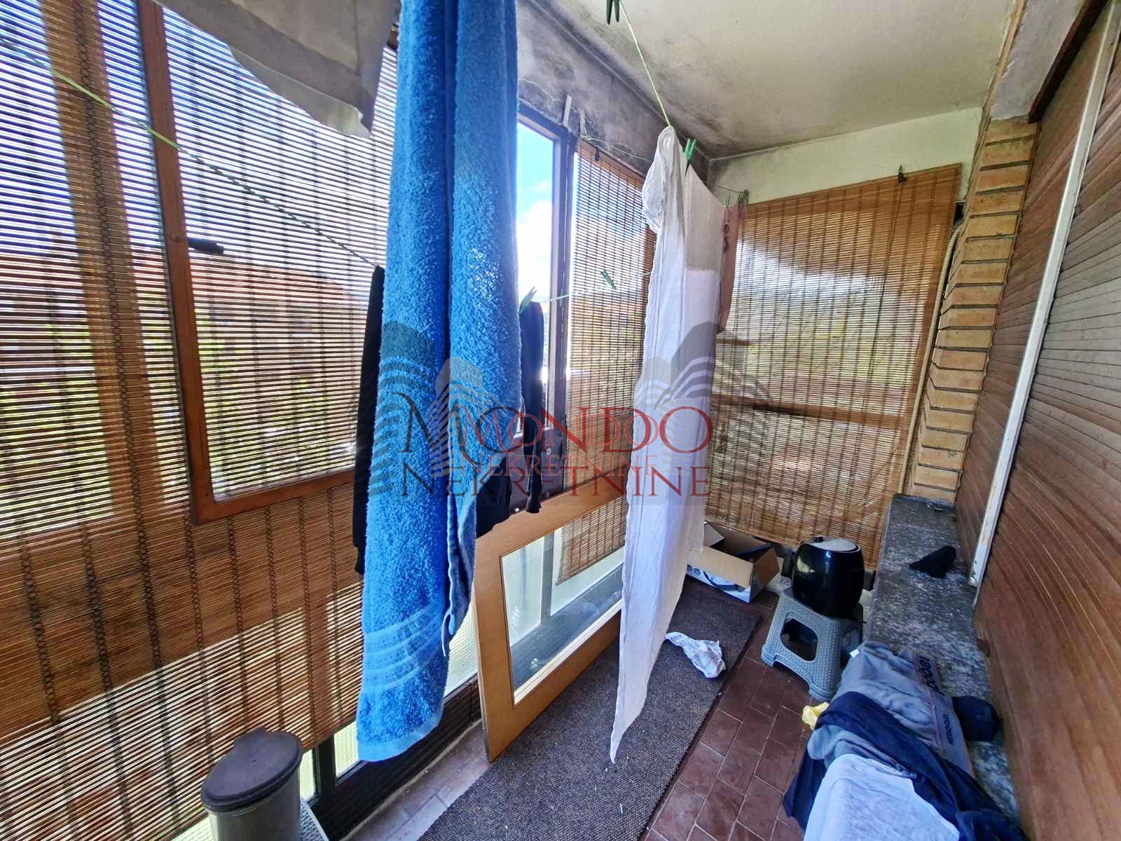 Garsonjera na Bulevaru Nemanjića 8