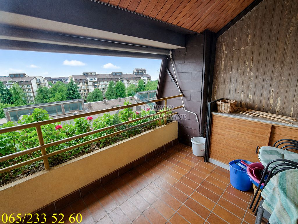 Čukarica  Cerak vinogradi   Cerski venac 83m2 5
