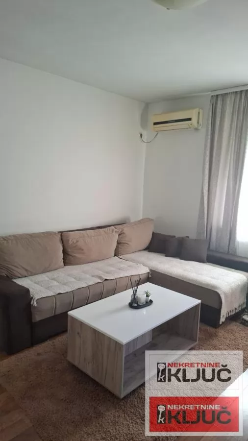BULEVAR OSLOBOĐENJA IZDAJE SE JEDNOIPOSOBAN NAMEŠTEN STAN 1