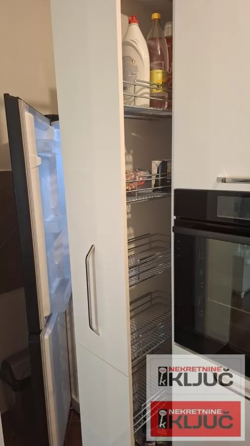 BULEVAR OSLOBOĐENJA IZDAJE SE JEDNOIPOSOBAN NAMEŠTEN STAN 10