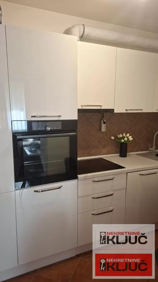 BULEVAR OSLOBOĐENJA IZDAJE SE JEDNOIPOSOBAN NAMEŠTEN STAN 11