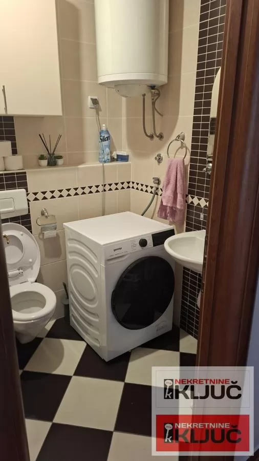 BULEVAR OSLOBOĐENJA IZDAJE SE JEDNOIPOSOBAN NAMEŠTEN STAN 12