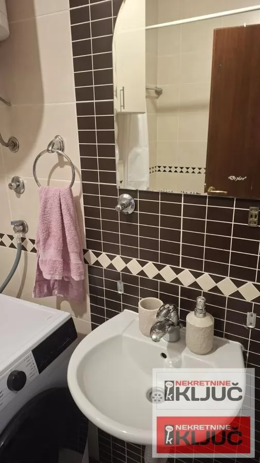 BULEVAR OSLOBOĐENJA IZDAJE SE JEDNOIPOSOBAN NAMEŠTEN STAN 14