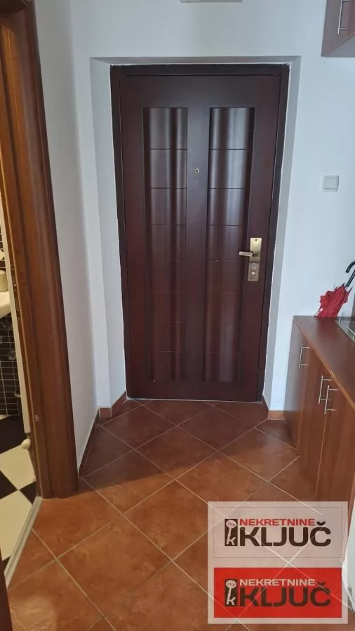 BULEVAR OSLOBOĐENJA IZDAJE SE JEDNOIPOSOBAN NAMEŠTEN STAN 15