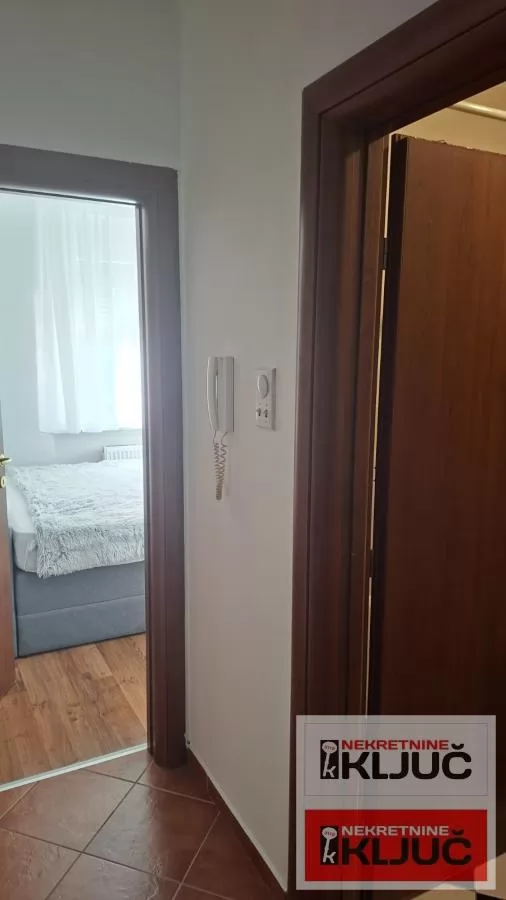 BULEVAR OSLOBOĐENJA IZDAJE SE JEDNOIPOSOBAN NAMEŠTEN STAN 16