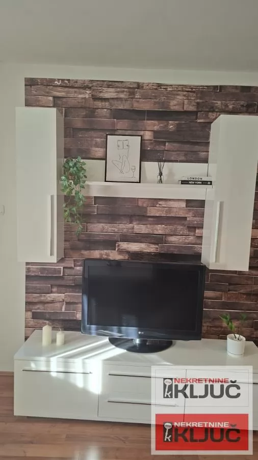 BULEVAR OSLOBOĐENJA IZDAJE SE JEDNOIPOSOBAN NAMEŠTEN STAN 19