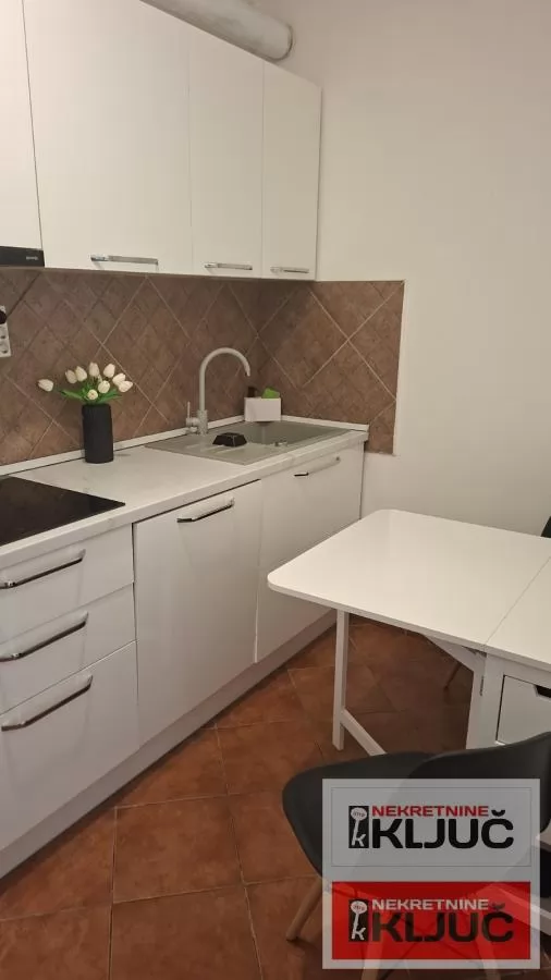 BULEVAR OSLOBOĐENJA IZDAJE SE JEDNOIPOSOBAN NAMEŠTEN STAN 9