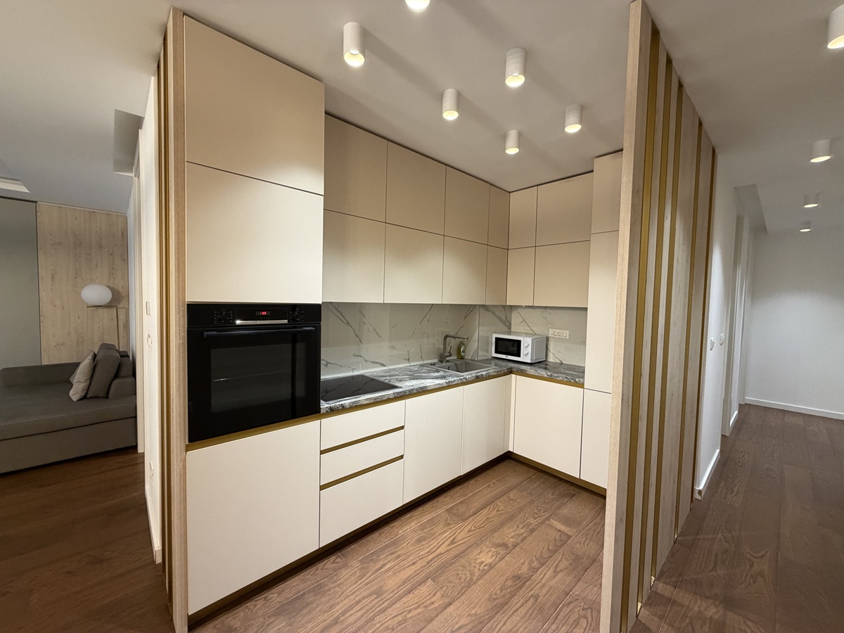 Izdaje se nov 3 0 stan kod Hrama Svetog Save  89m2 2