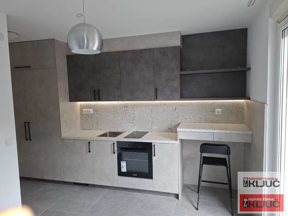 MIČURINOVA-renovirana garsonjera-odmah useljivo 4
