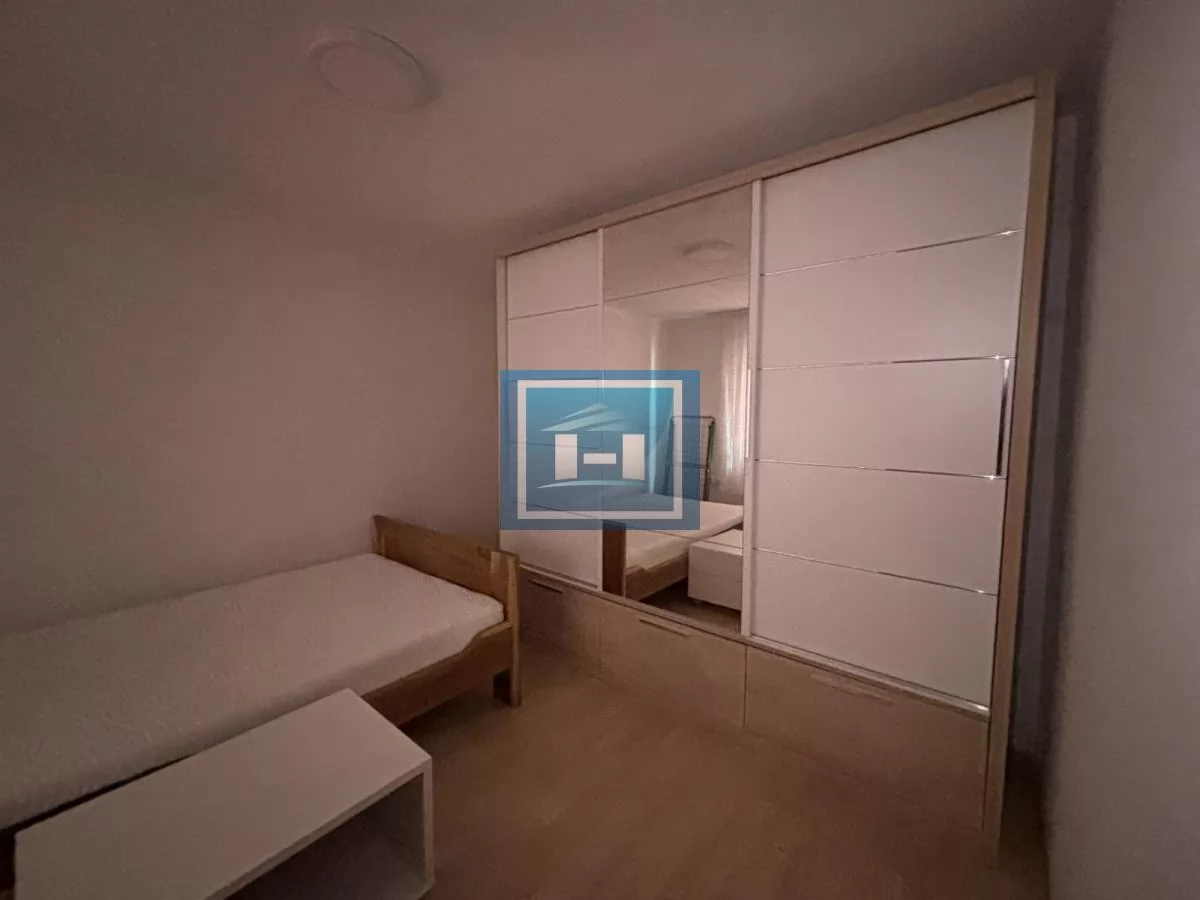 Na prodaju dve kuće u Smederevskoj Palanci – odlična lokacija, useljivo 7