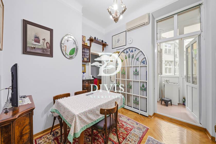 Četvorosoban salonski stan kod Kalemegdana  105m2 2