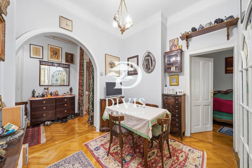 Četvorosoban salonski stan kod Kalemegdana  105m2 3