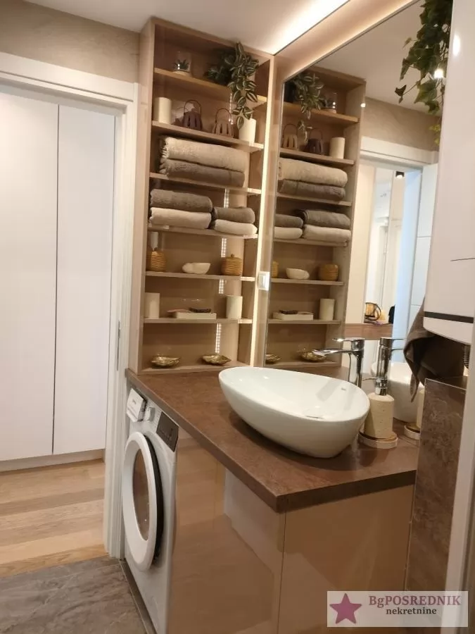 Voždovac. Lekino brdo, Braće Kovač, 53m2 10