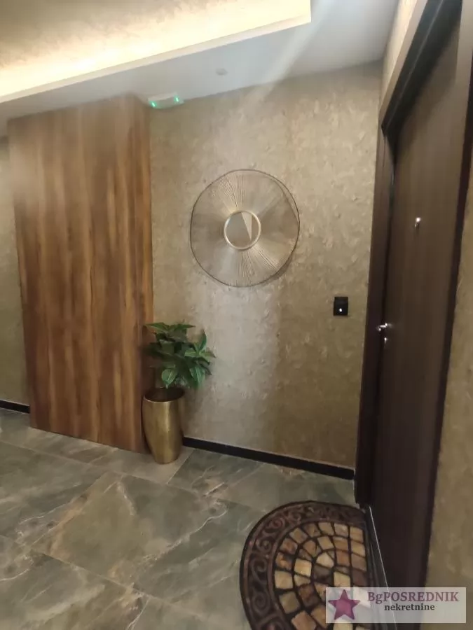 Voždovac. Lekino brdo, Braće Kovač, 53m2 13