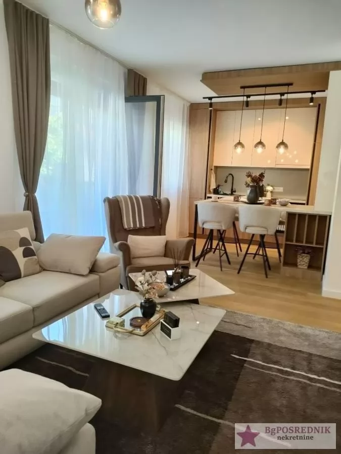 Voždovac. Lekino brdo, Braće Kovač, 53m2 9