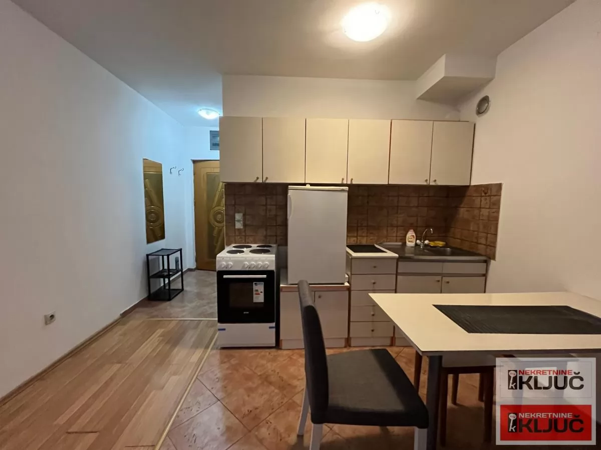 Garsonjera 31 m², Spens, Novi Sad, 5/6 sprat 2