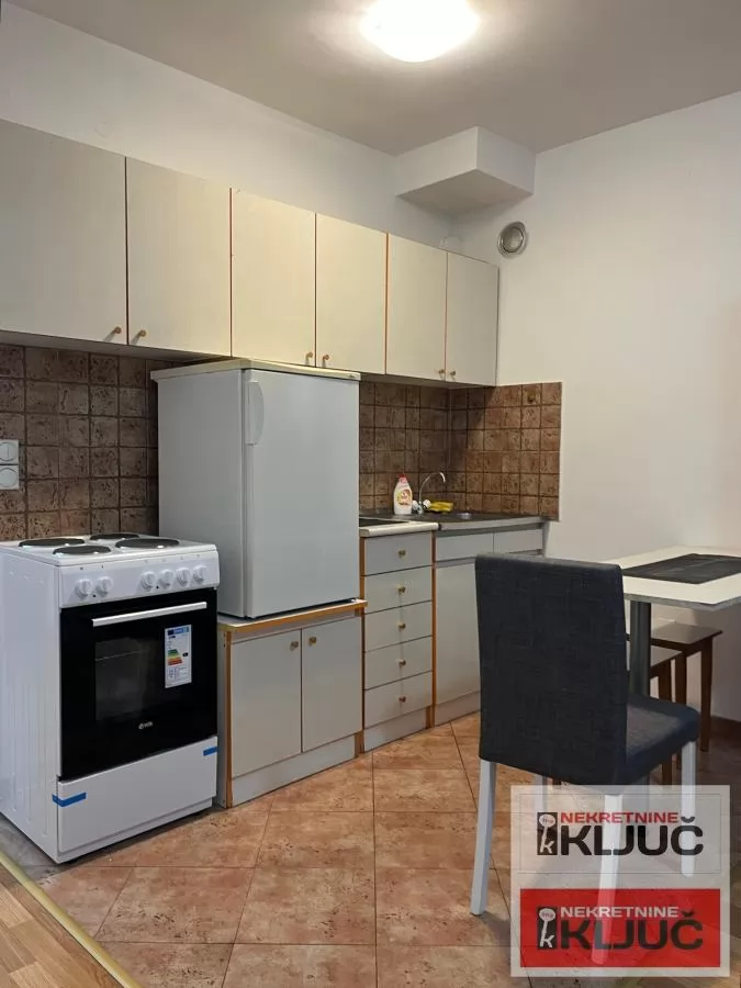 Garsonjera 31 m², Spens, Novi Sad, 5/6 sprat 3