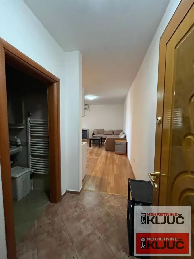 Garsonjera 31 m², Spens, Novi Sad, 5/6 sprat 4