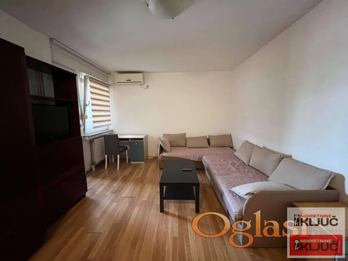 Garsonjera 31 m², Spens, Novi Sad, 5/6 sprat 9