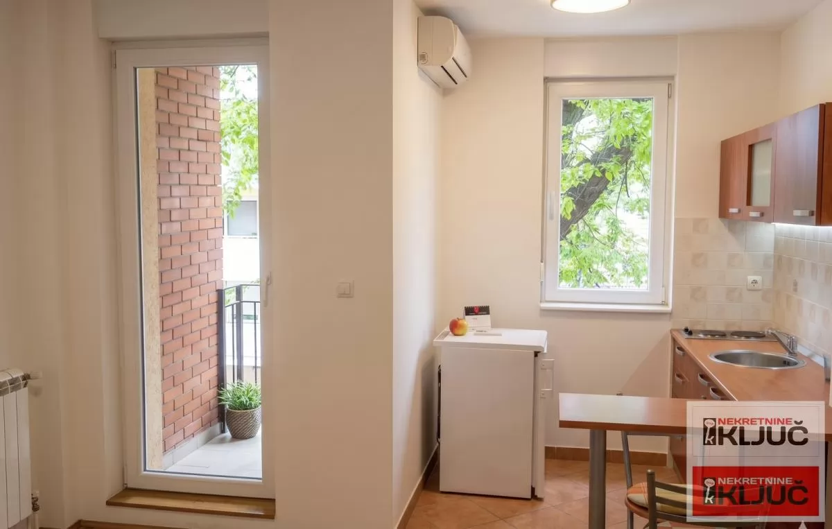 Garsonjera 26 m², Bulevar Oslobođenja, Novi Sad, 2. sprat 4
