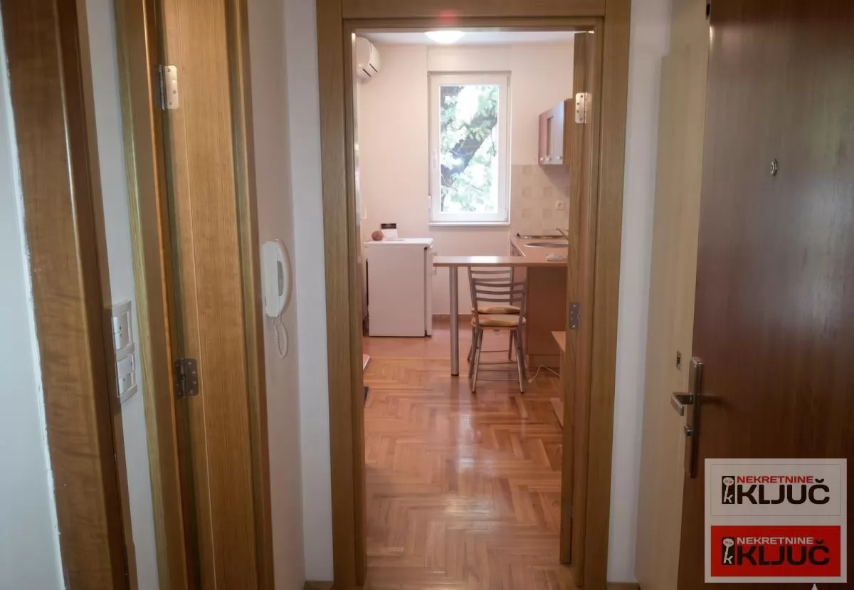 Garsonjera 26 m², Bulevar Oslobođenja, Novi Sad, 2. sprat 5