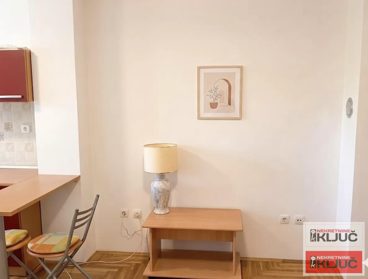 Garsonjera 26 m², Bulevar Oslobođenja, Novi Sad, 2. sprat 8