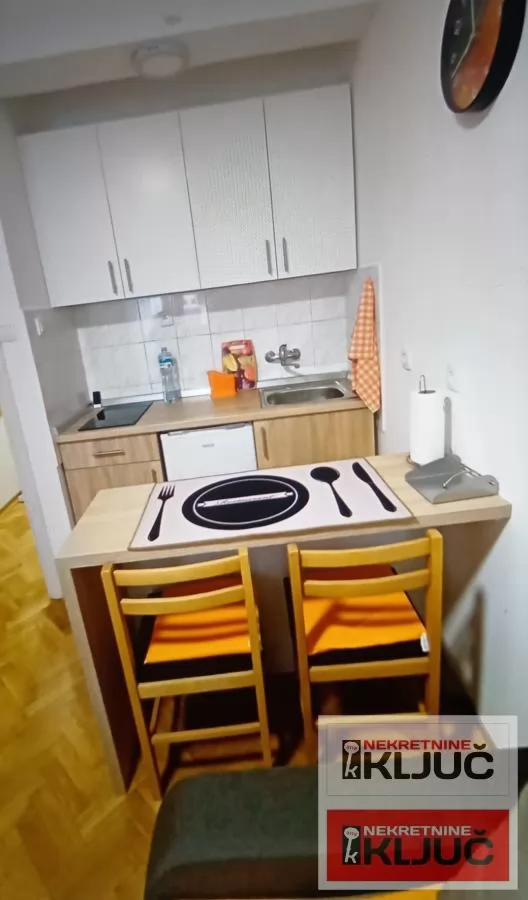 Garsonjera na Novoj Detelinari, 25 m², 5. sprat 8