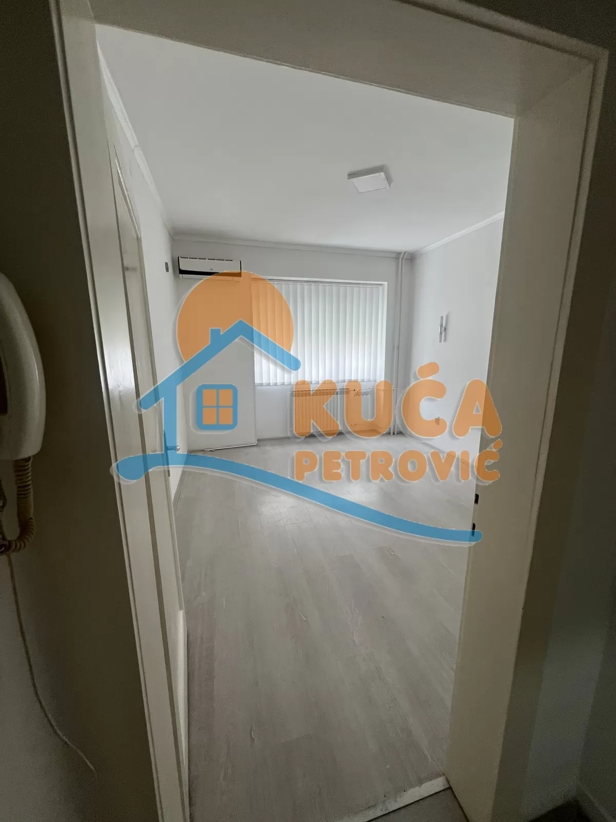 Lokal, 28 m2, Crveni Pevac, Bulevar dr Zorana ID: i-016035 3