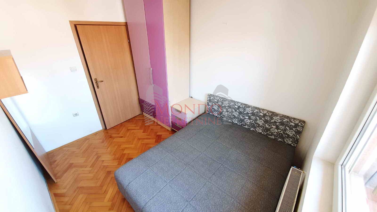 Jednoiposoban stan kod šojke, ta, Niš 9