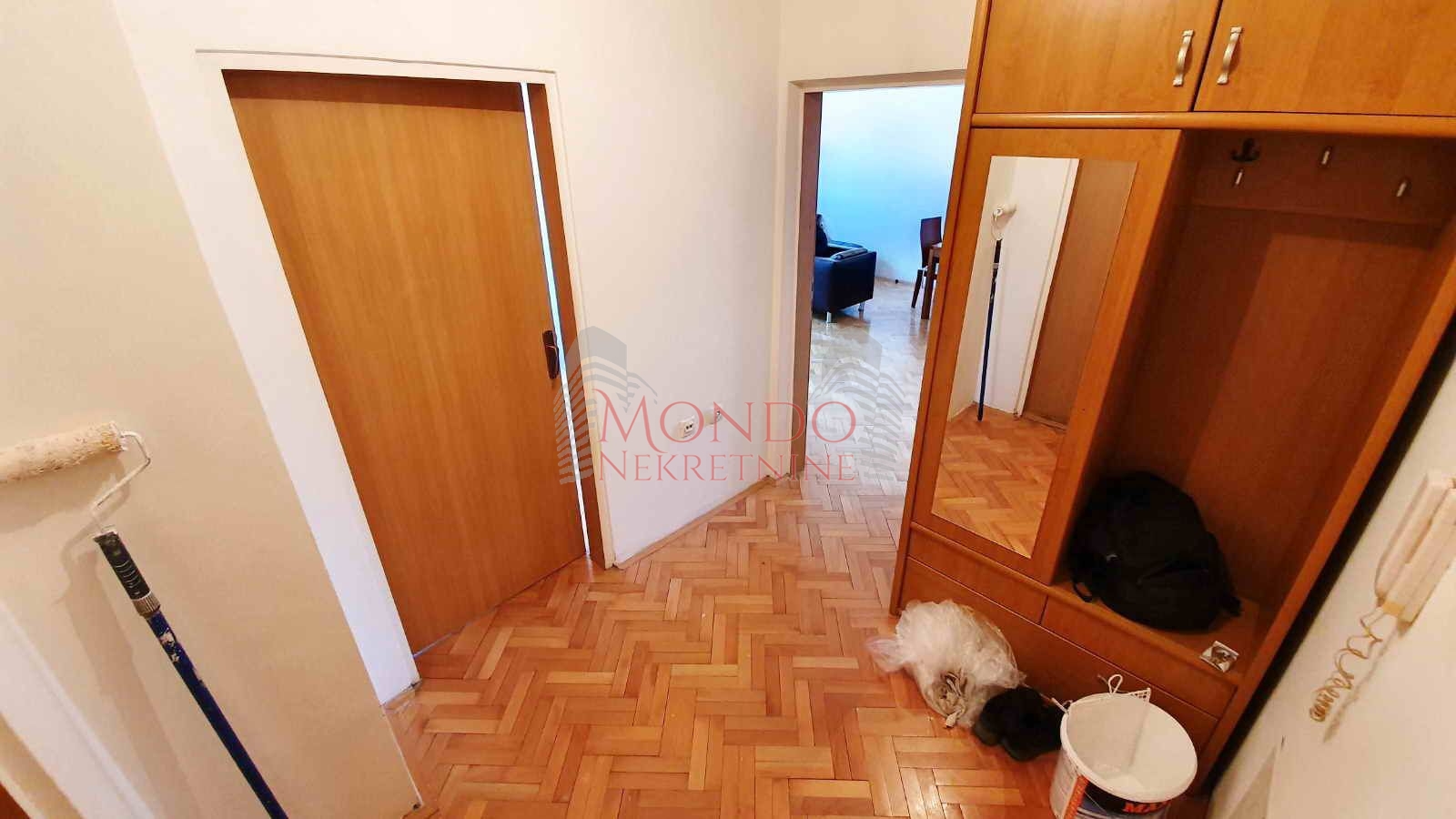 Jednoiposoban stan kod šojke, ta, Niš 7