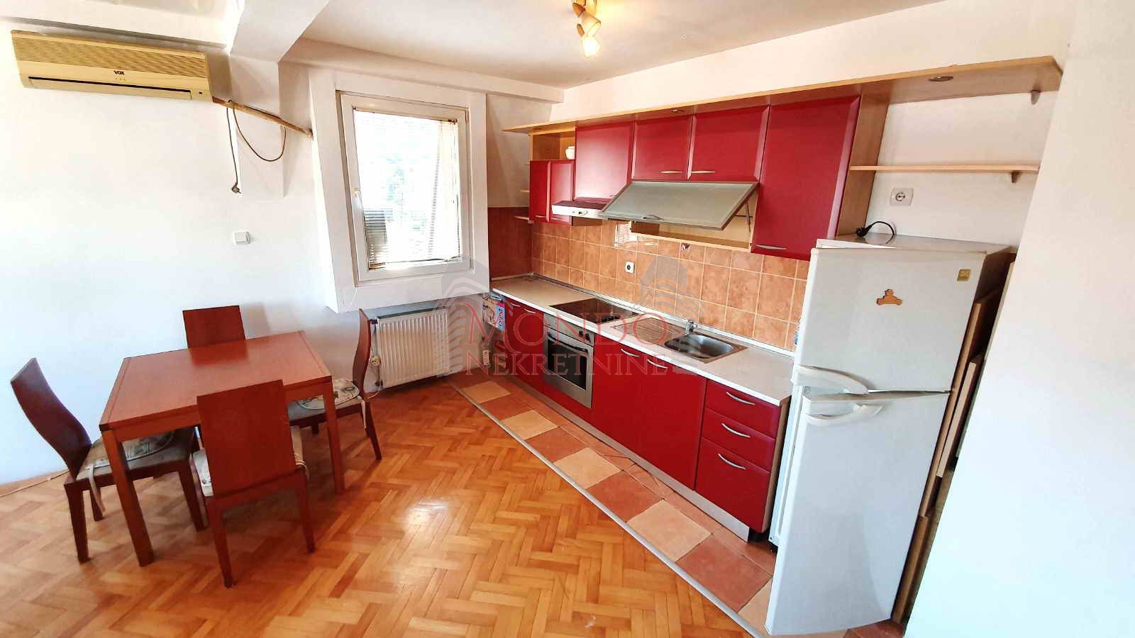 Jednoiposoban stan kod šojke, ta, Niš 4