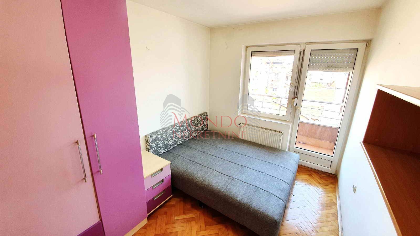 Jednoiposoban stan kod šojke, ta, Niš 8