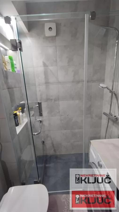 NOVO NASELJE, 75m2+terasa, Trosoban, Renoviran 14
