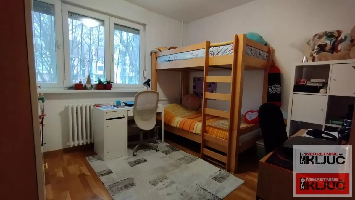 NOVO NASELJE, 75m2+terasa, Trosoban, Renoviran 6