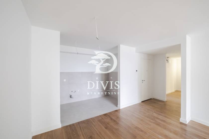Prodaje se 3 0 stan sa terasom  Vidikovac 83m2 1
