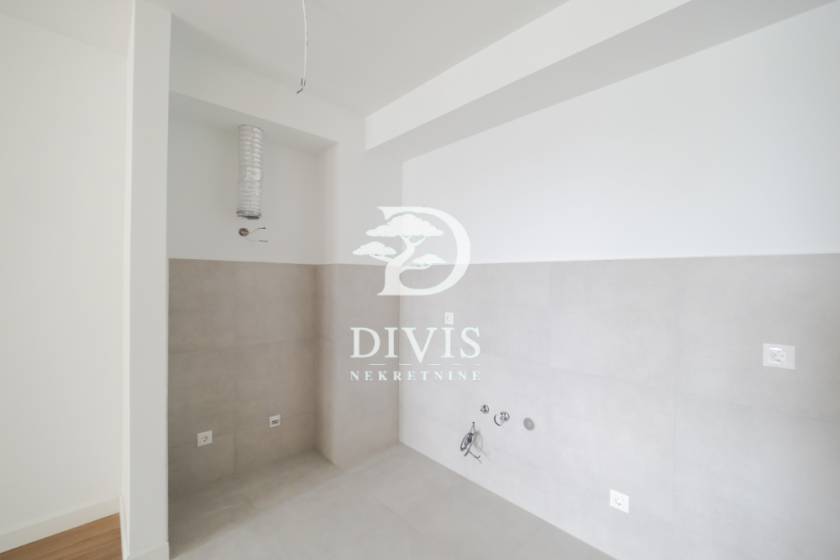 Prodaje se 3 0 stan sa terasom  Vidikovac 83m2 3