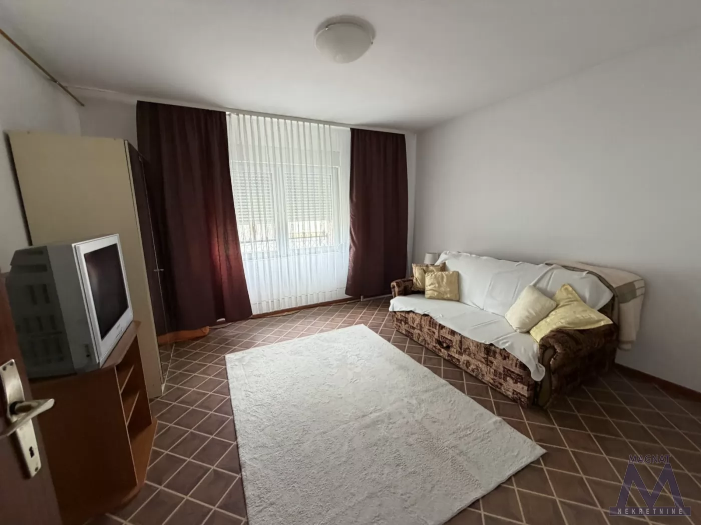 Stan,NOVI SAD,SALAJKA,kv: 54, € 250, ID: 9101957 5