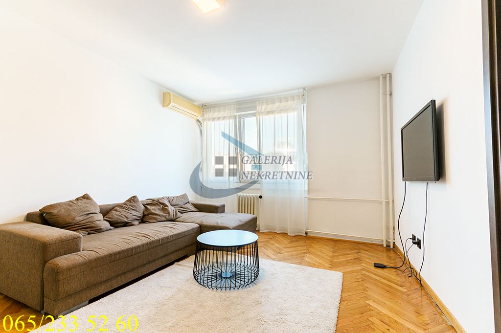 Stari grad  Kneza Mihaila   Cara Lazara 68m2 2