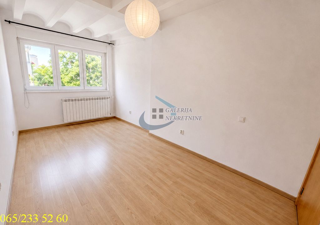 Stari Grad  Studentski Trg   Kapetan Mišina 68m2 5